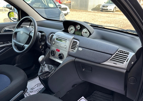 Lancia Ypsilon cena 11900 przebieg: 152300, rok produkcji 2008 z Kalwaria Zebrzydowska małe 232